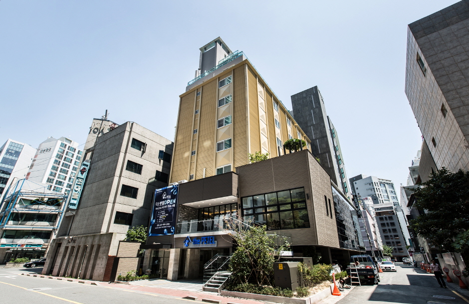 더펫텔프리미엄스위트 전경